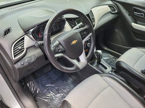 Used 2019 Chevrolet Trax LT w/ Driver Confidence Package FWD image 20