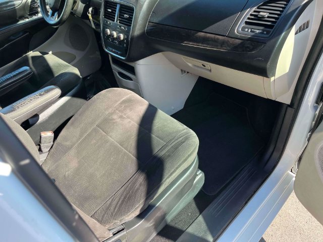 Used 2018 Dodge Grand Caravan SE w/ UConnect Hands-Free Group FWD image 22