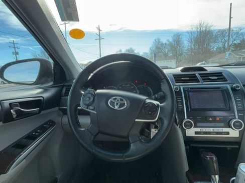Used 2012 Toyota Camry XLE image 10