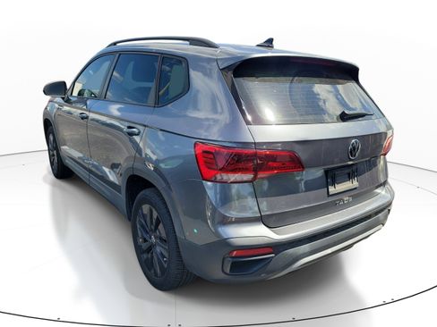 Used 2022 Volkswagen Taos S image 4