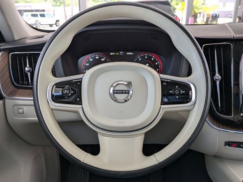 Used 2020 Volvo XC60 T5 Inscription w/ Protection Package Premier FWD image 10