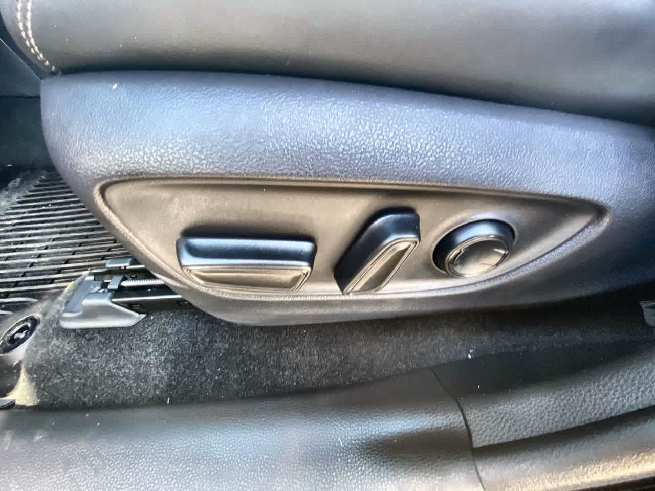 Certified 2022 Toyota RAV4 Limited AWD/4WD image 12