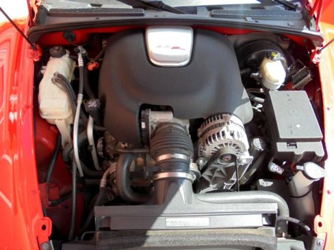 Used 2005 Chevrolet SSR w/ Preferred Equipment Group image 34