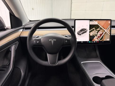 Used 2023 Tesla Model Y Long Range AWD/4WD image 21