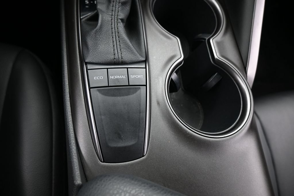 Used 2022 Toyota Camry SE w/ Convenience Package FWD image 27