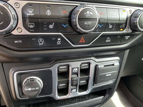 Certified 2022 Jeep Wrangler Unlimited Sport AWD/4WD image 14