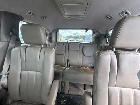 Used 2013 Chrysler Town & Country Touring FWD image 22