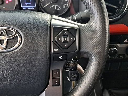 Used 2018 Toyota Tacoma TRD Off-Road image 25