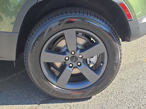 New 2026 Land Rover Defender 110 S image 32