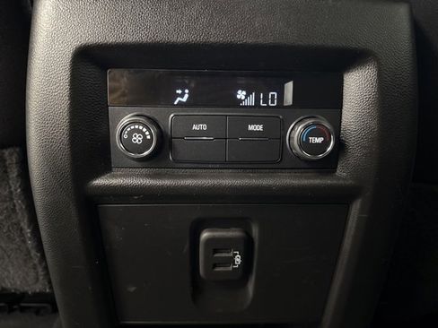 Used 2022 Chevrolet Traverse LT w/ LPO, 'HIT The Road' Package image 25