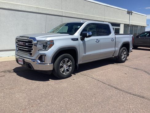 Used 2019 GMC Sierra 1500 SLT AWD/4WD image 2