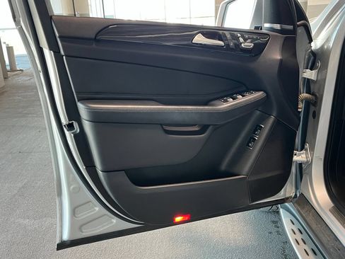 Used 2019 Mercedes-Benz GLS 450 4MATIC image 17