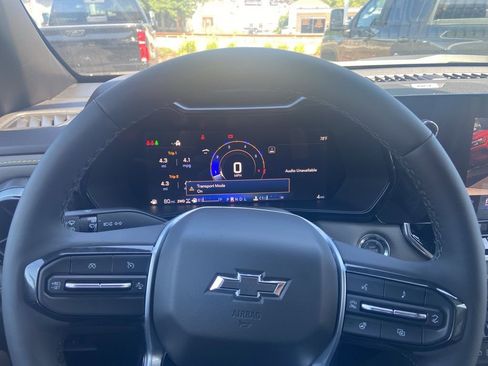 New 2025 Chevrolet Colorado ZR2 w/ Technology Package image 24