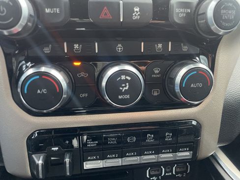 Used 2019 RAM 3500 Laramie image 39