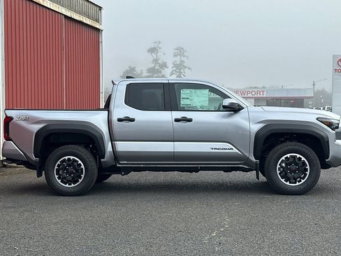 New 2025 Toyota Tacoma TRD Off-Road image 4