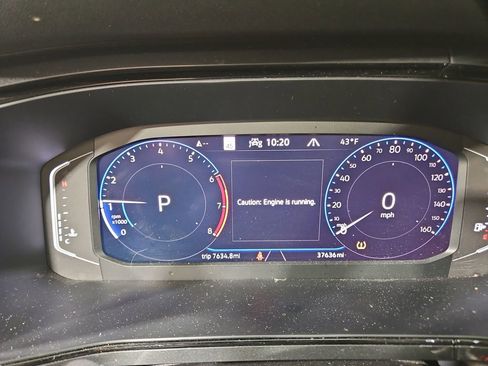 Certified 2022 Volkswagen Taos SEL image 17