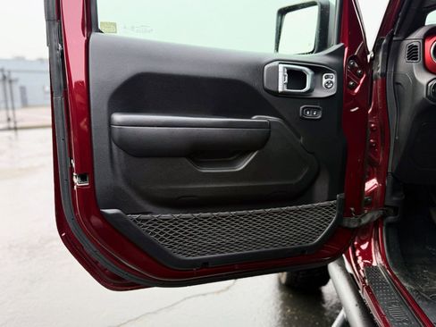 Used 2021 Jeep Gladiator Rubicon image 10