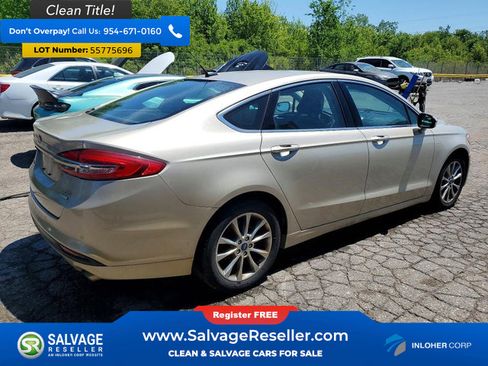 Used 2017 Ford Fusion SE w/ Fusion SE Technology Package FWD image 4