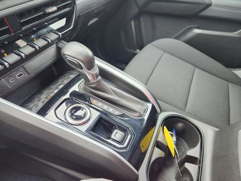 Used 2024 Chevrolet Colorado LT w/ LT Convenience Package II image 40