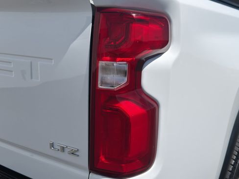 Used 2021 Chevrolet Silverado 2500 LTZ w/ LTZ Convenience Package AWD/4WD image 7