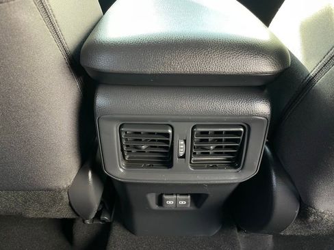 Used 2024 Toyota RAV4 SE image 38