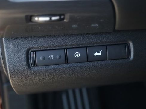 New 2026 Nissan Pathfinder SL w/ SL Premium Package image 9