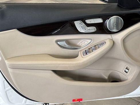 Used 2021 Mercedes-Benz C 300 C 300 image 12