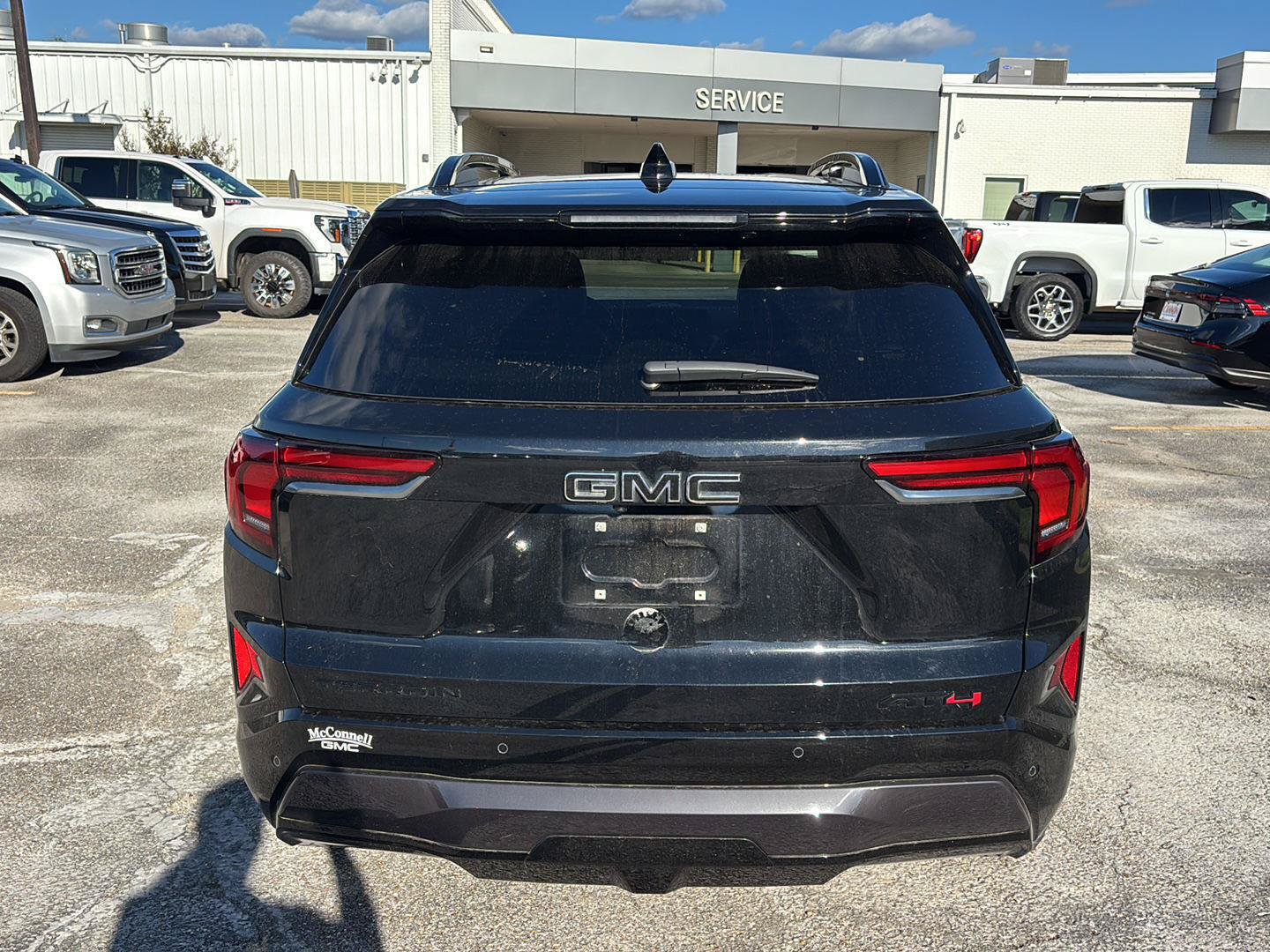 Used 2026 GMC Terrain AT4 w/ LPO, Black Badging Package AWD/4WD image 6