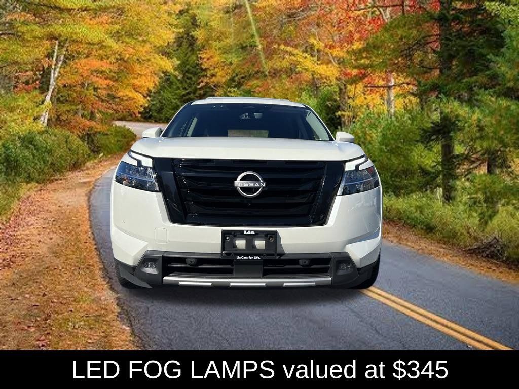Certified 2023 Nissan Pathfinder SL w/ Black Appearance Package AWD/4WD image 5
