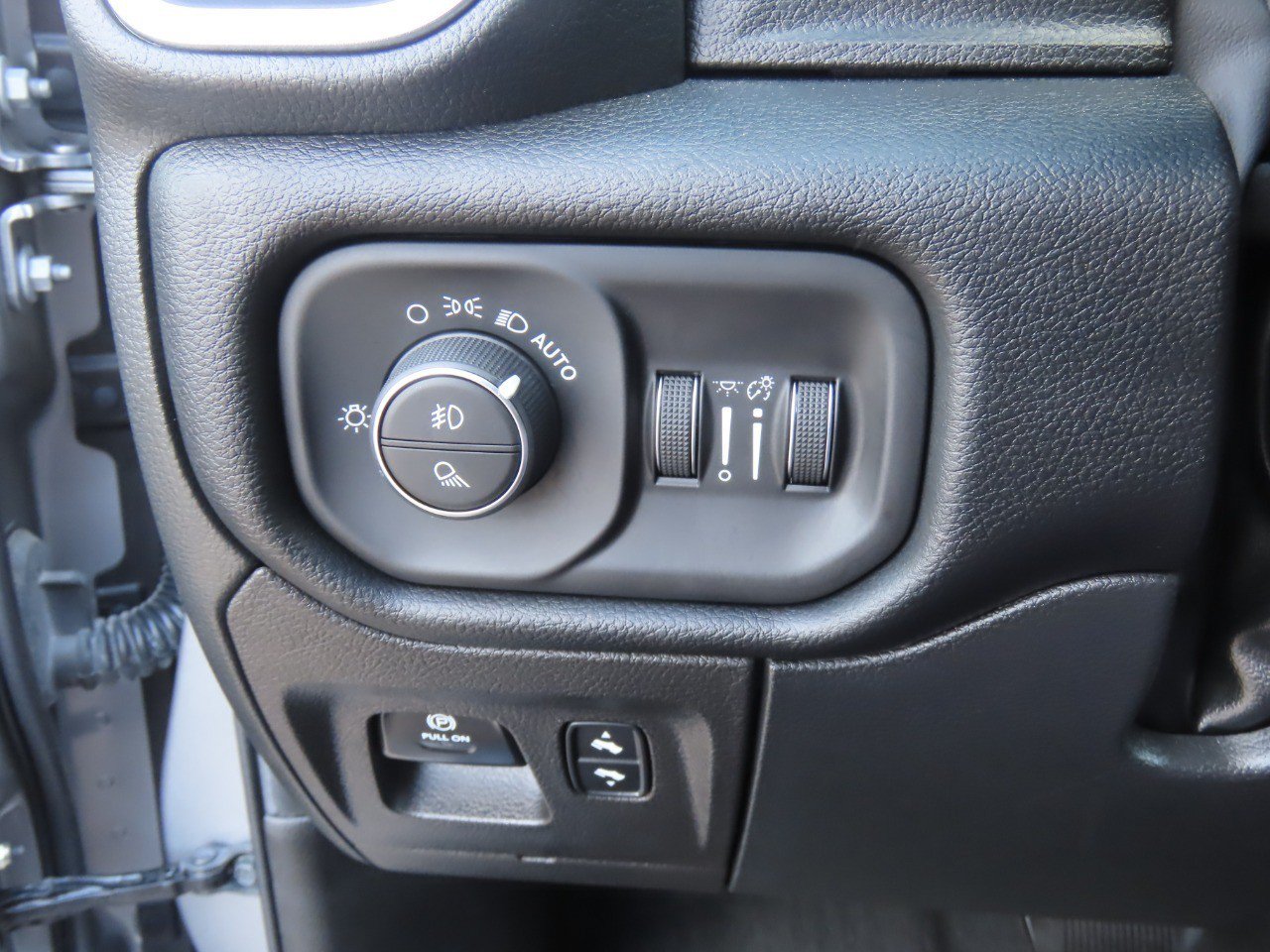Used 2022 RAM 1500 Laramie w/ Laramie Southwest Edition RWD image 25