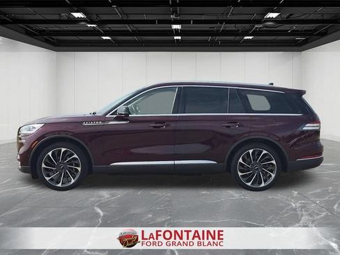 Used 2022 Lincoln Aviator Reserve w/ Equipment Group 201A AWD/4WD image 2