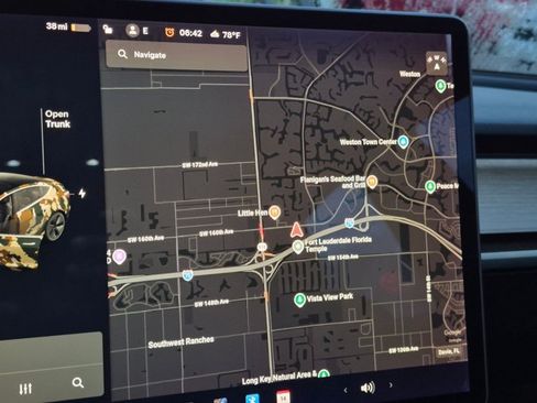 Used 2018 Tesla Model 3 Mid Range RWD image 19