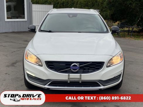 Used 2016 Volvo V60 T5 Cross Country image 8