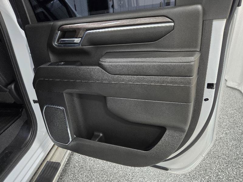 Used 2024 Chevrolet Silverado 3500 LTZ w/ LTZ Plus Package AWD/4WD image 17