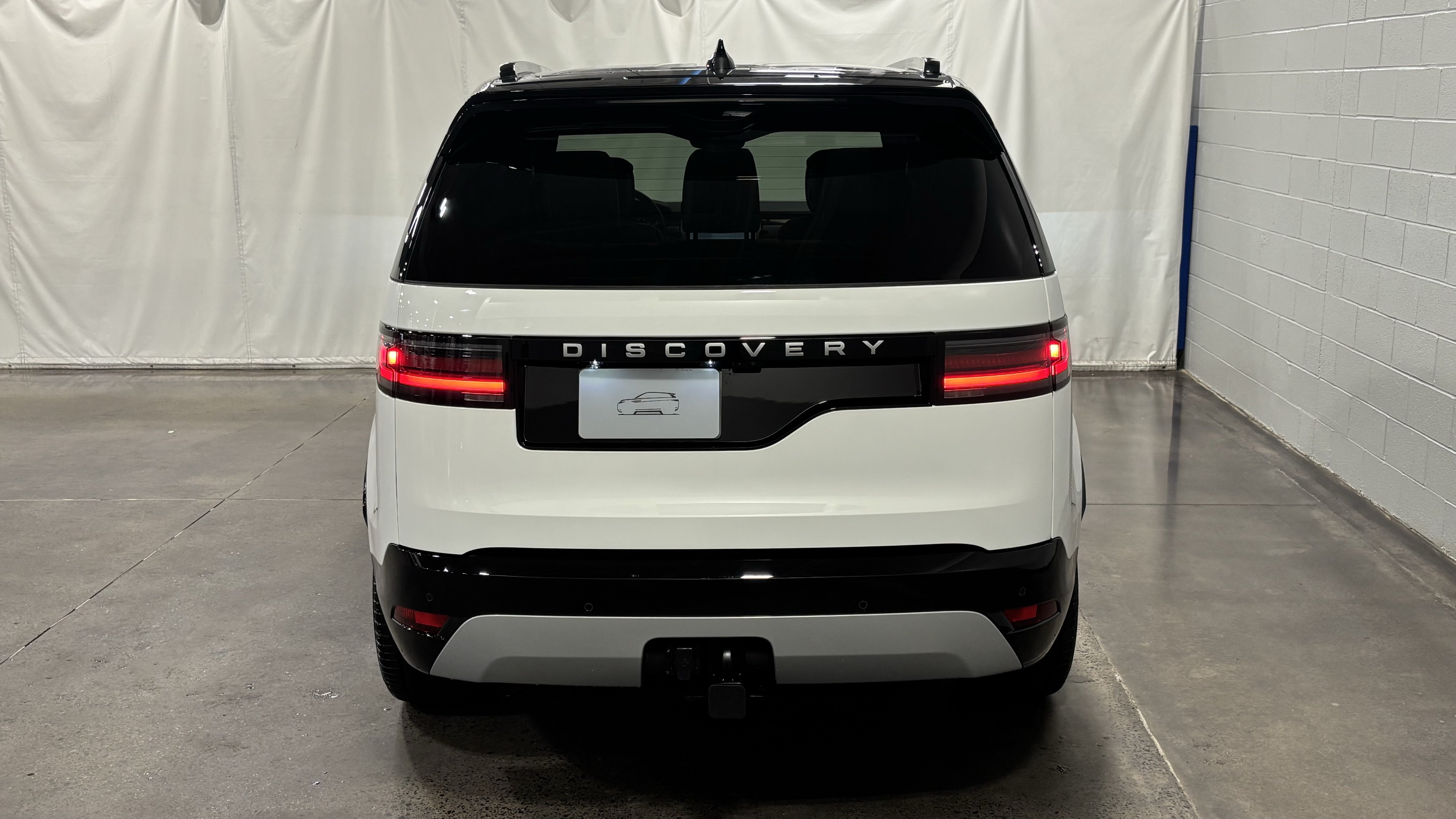 New 2026 Land Rover Discovery Limited Edition AWD/4WD image 8