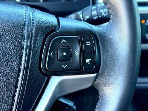 Used 2015 Toyota Highlander XLE image 12