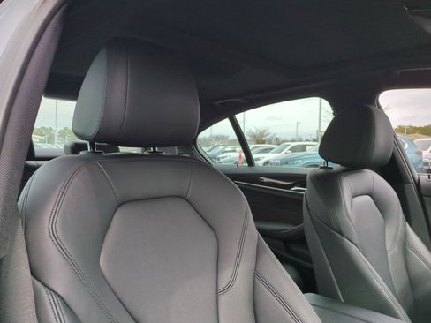 Used 2019 BMW 530e image 33