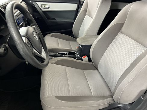 Used 2018 Toyota Corolla LE w/ Carpet Mat Package (TMS) FWD image 21