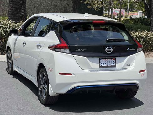 Used 2019 Nissan Leaf SV Plus w/ SV Plus Technology Package FWD image 26