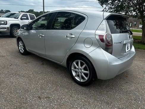 Used 2013 Toyota Prius C Three FWD image 3