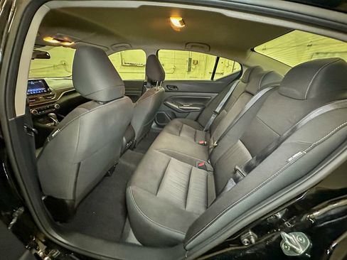Used 2024 Nissan Altima 2.5 SV FWD image 25