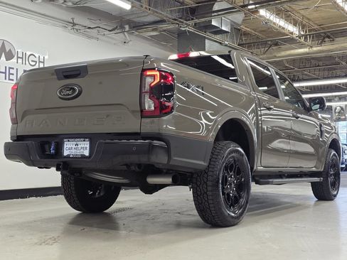 Used 2025 Ford Ranger Lariat w/ Black Appearance Package AWD/4WD image 8