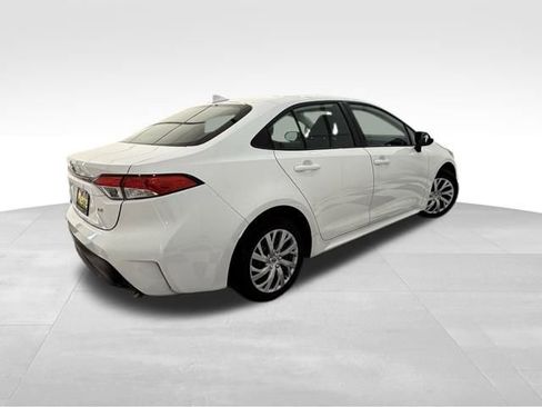 Used 2024 Toyota Corolla LE image 5
