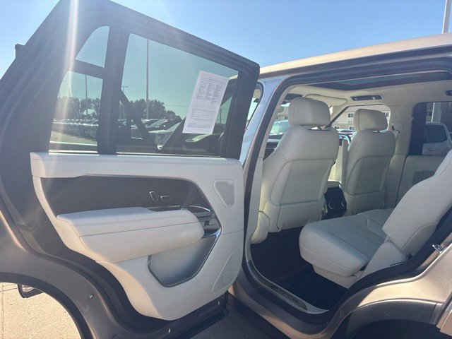 Used 2024 Land Rover Range Rover Long Wheelbase SE AWD/4WD image 32
