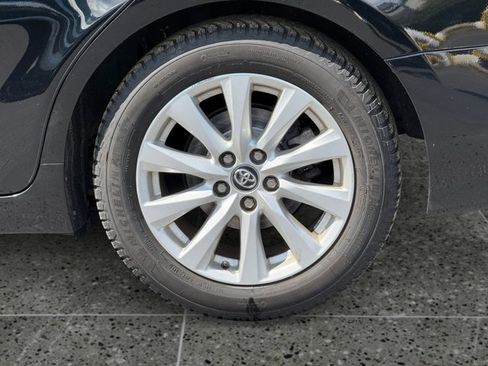 Used 2020 Toyota Camry LE FWD image 12
