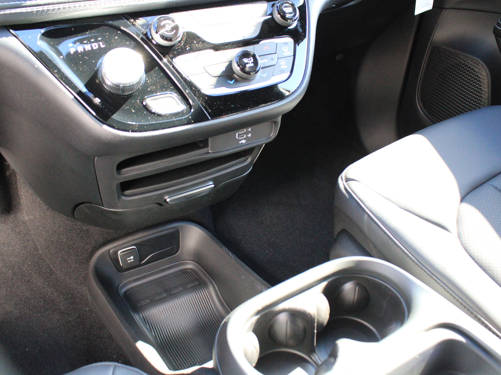 New 2027 Chrysler Pacifica Select FWD image 22