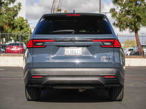 Certified 2024 Toyota Grand Highlander XLE image 8