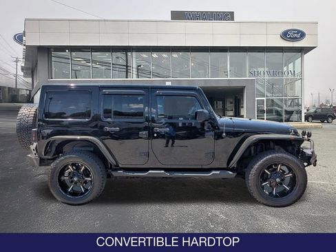 Used 2012 Jeep Wrangler Unlimited Sahara AWD/4WD image 9