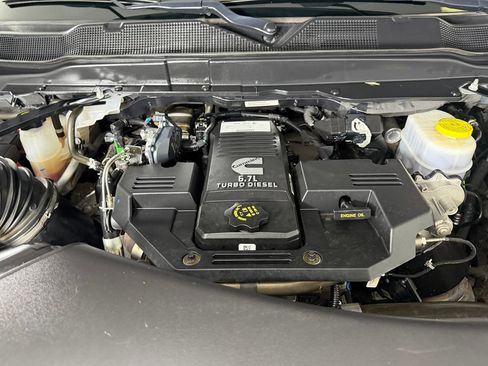 Used 2022 RAM 2500 Limited w/ Body Color Bumper Group AWD/4WD image 35