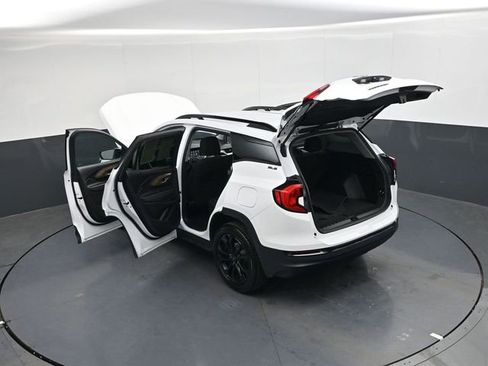 Used 2021 GMC Terrain SLE w/ Elevation Edition image 39